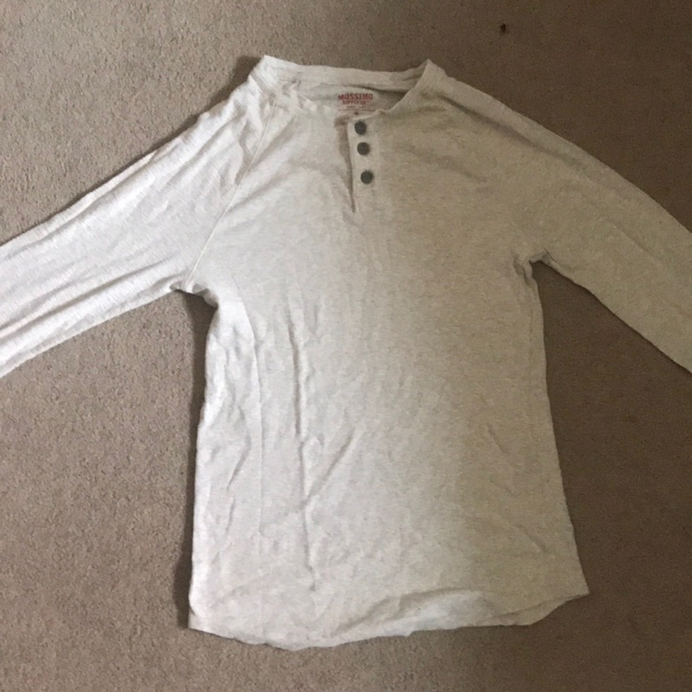Long sleeve tshirt with buttons